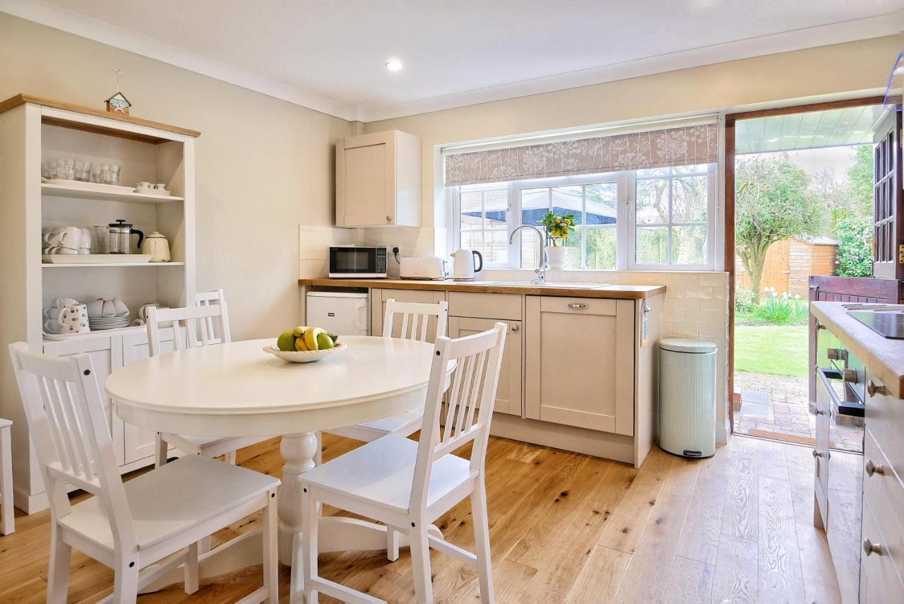'Bramley Fall Cottage' ' On Site Ev Point - Attached Cottage,3 Separate Bedrooms -1 On Ground Level, Sleeps 6, 2 Bathrooms, Sandy Wittering Beach 8Min Drive, Rural Location, Child Friendly, Small Breed Dog Friendly, Private Parking Чичестер Экстерьер фото