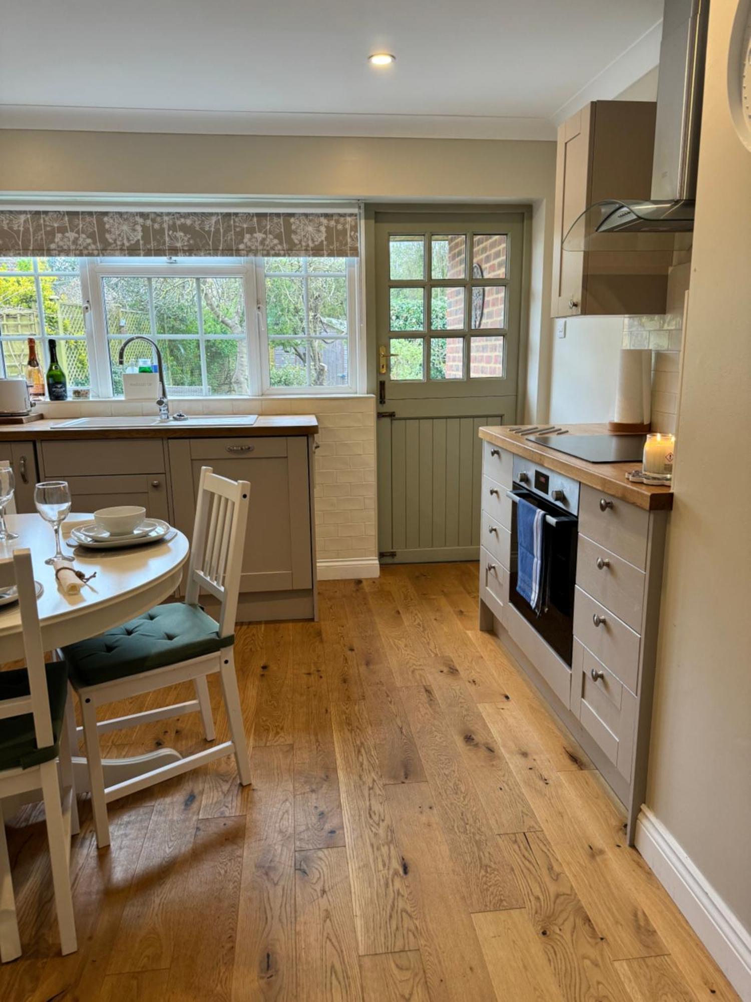 'Bramley Fall Cottage' ' On Site Ev Point - Attached Cottage,3 Separate Bedrooms -1 On Ground Level, Sleeps 6, 2 Bathrooms, Sandy Wittering Beach 8Min Drive, Rural Location, Child Friendly, Small Breed Dog Friendly, Private Parking Чичестер Экстерьер фото