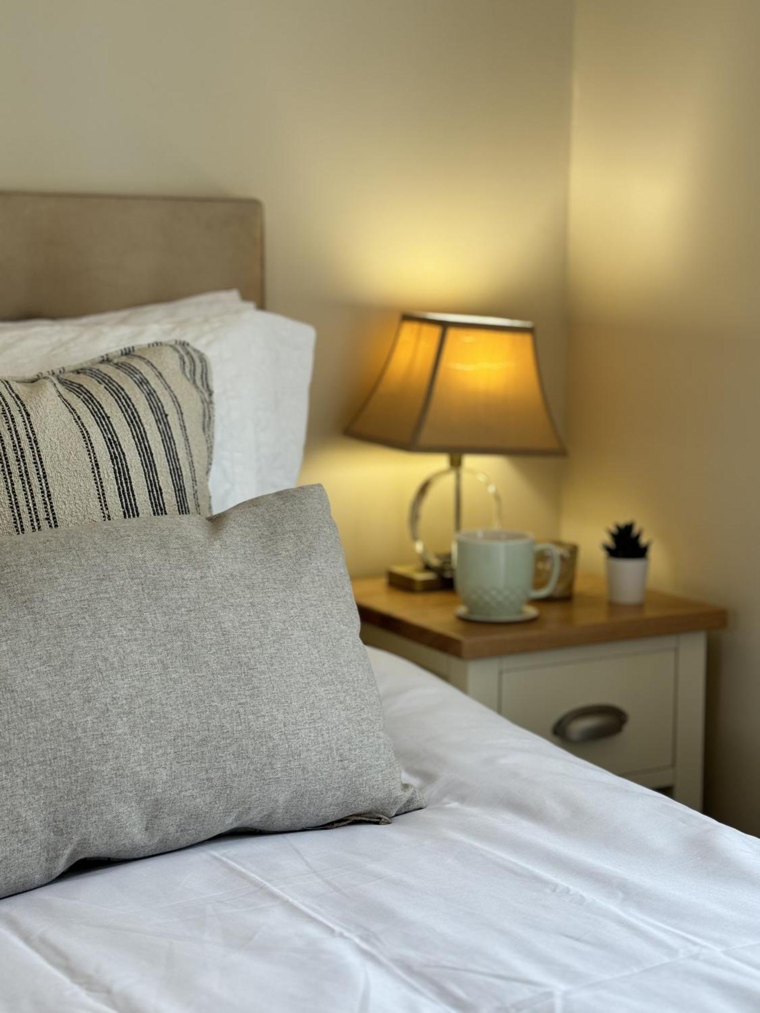 'Bramley Fall Cottage' ' On Site Ev Point - Attached Cottage,3 Separate Bedrooms -1 On Ground Level, Sleeps 6, 2 Bathrooms, Sandy Wittering Beach 8Min Drive, Rural Location, Child Friendly, Small Breed Dog Friendly, Private Parking Чичестер Экстерьер фото