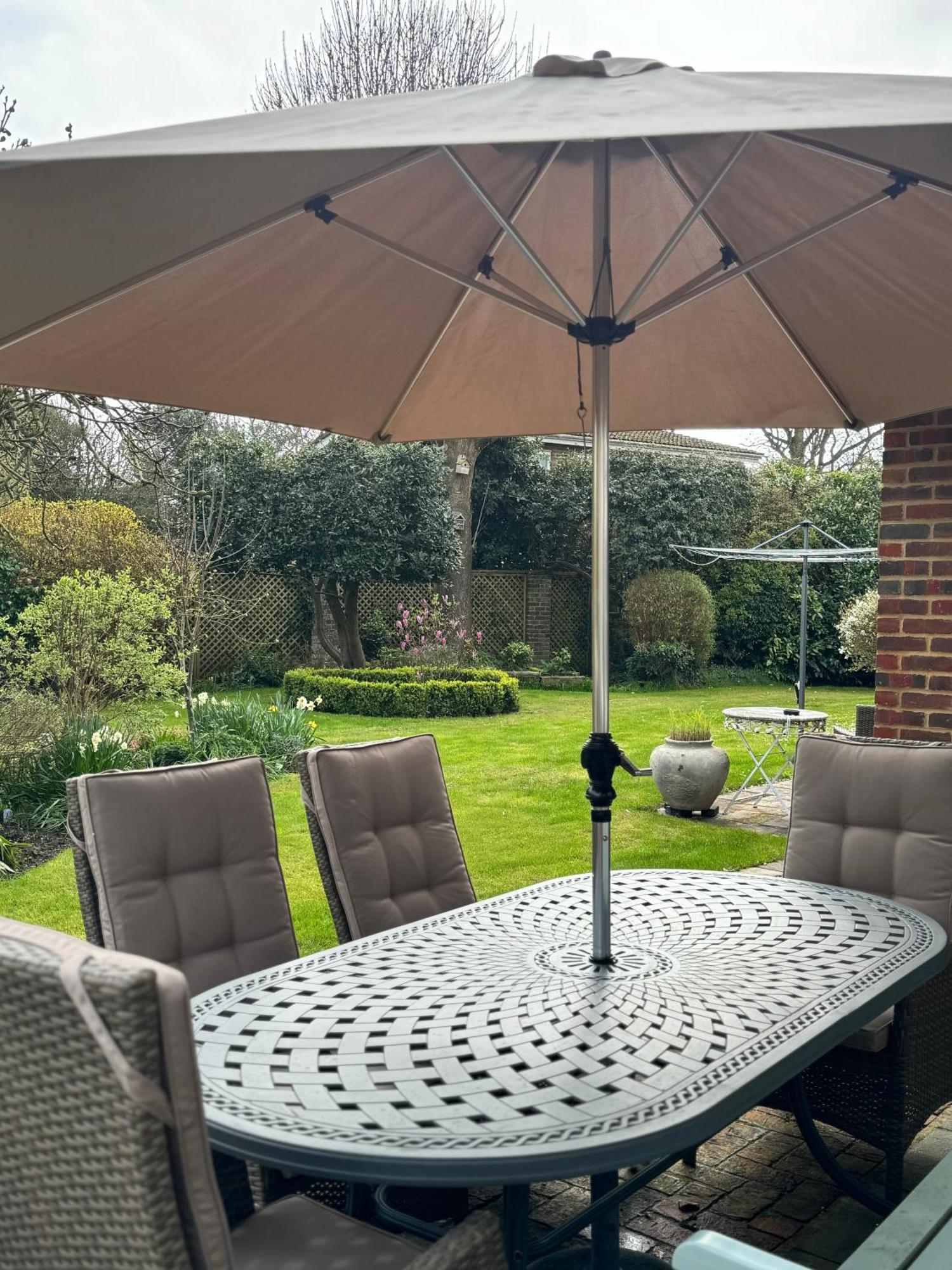 'Bramley Fall Cottage' ' On Site Ev Point - Attached Cottage,3 Separate Bedrooms -1 On Ground Level, Sleeps 6, 2 Bathrooms, Sandy Wittering Beach 8Min Drive, Rural Location, Child Friendly, Small Breed Dog Friendly, Private Parking Чичестер Экстерьер фото